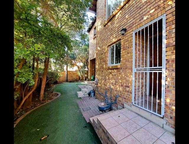 4 BEDROOM HOUSE FOR SALE IN AMBERFIELD